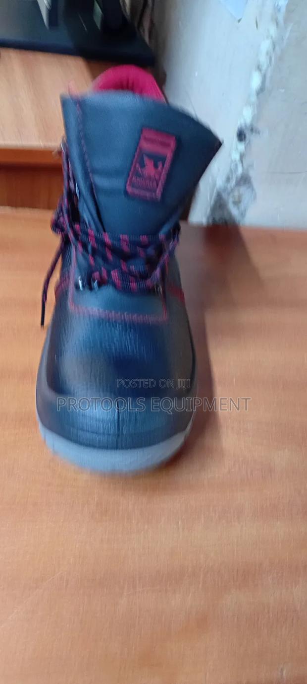 Knicker Safetyboot Size 37