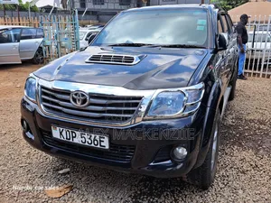 Toyota Hilux 2016 Black