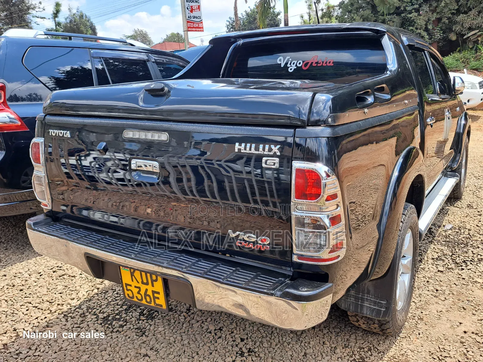 Toyota Hilux 2016 Black