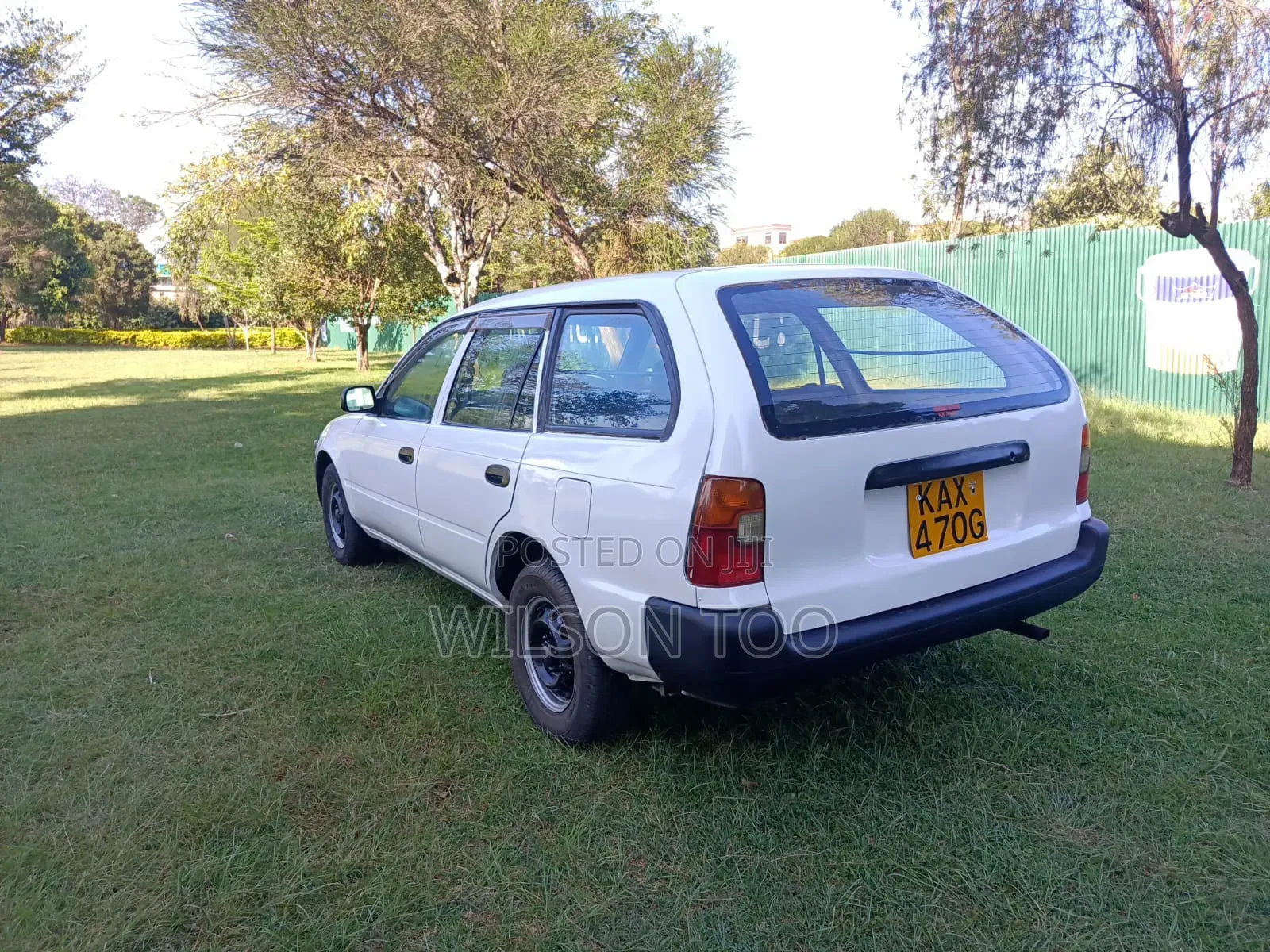 Toyota Corolla 2000 White