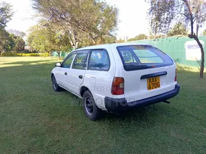 Toyota Corolla 2000 White