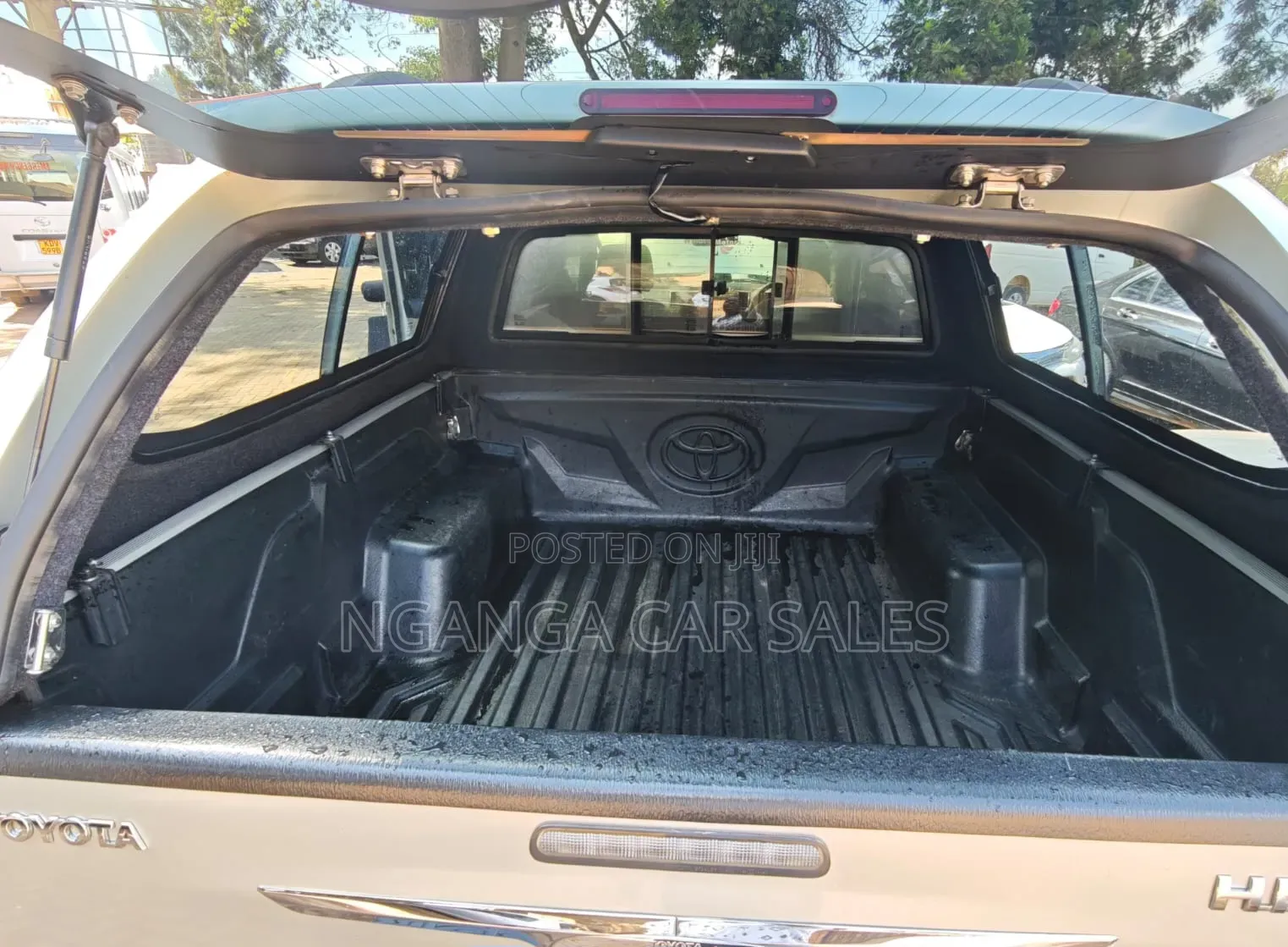 Toyota Hilux 2015 Gray