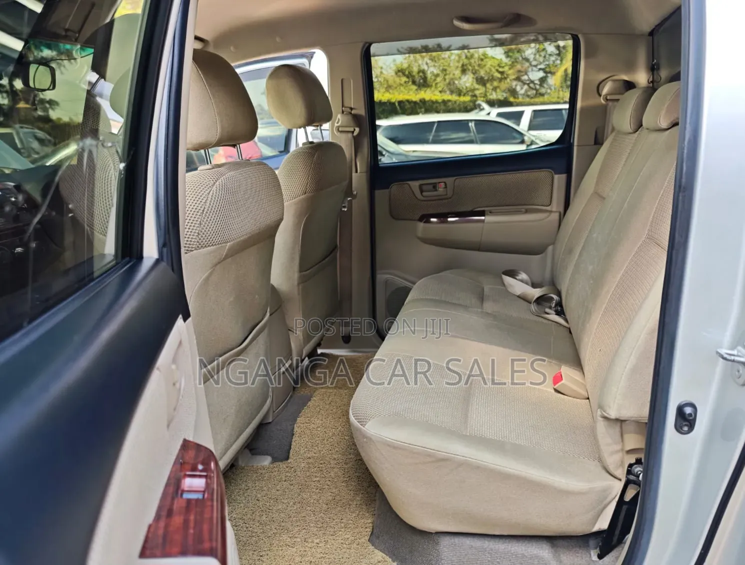 Toyota Hilux 2015 Gray