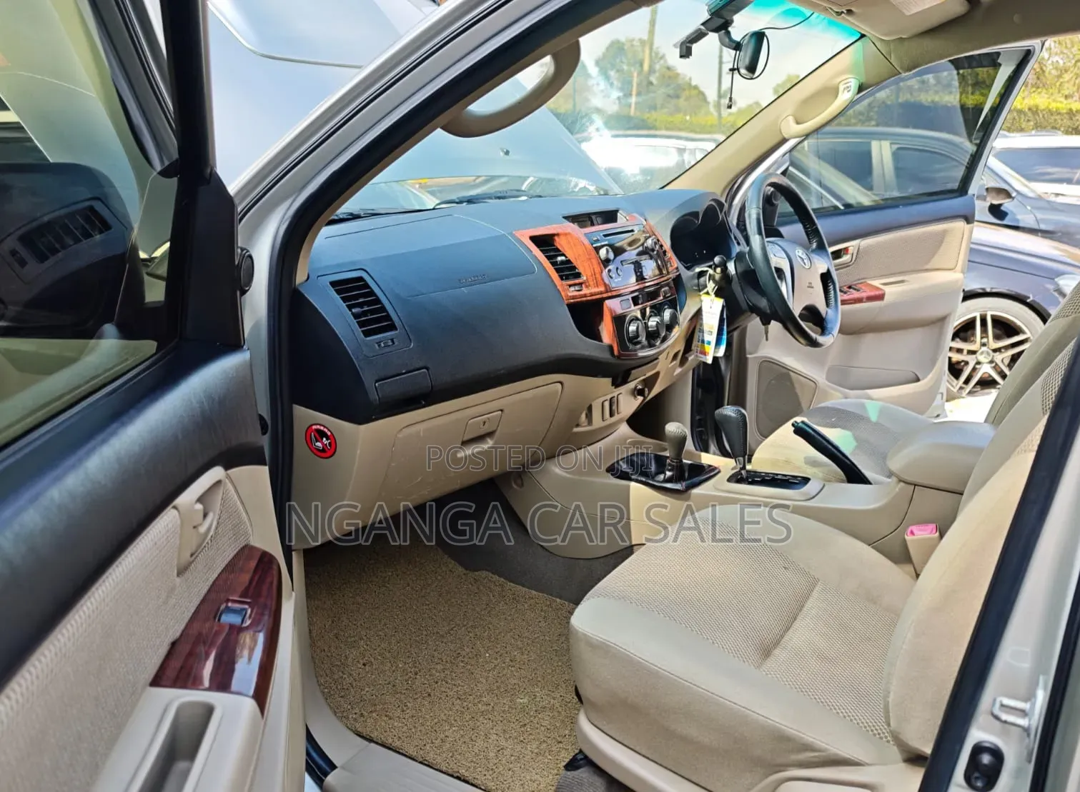 Toyota Hilux 2015 Gray