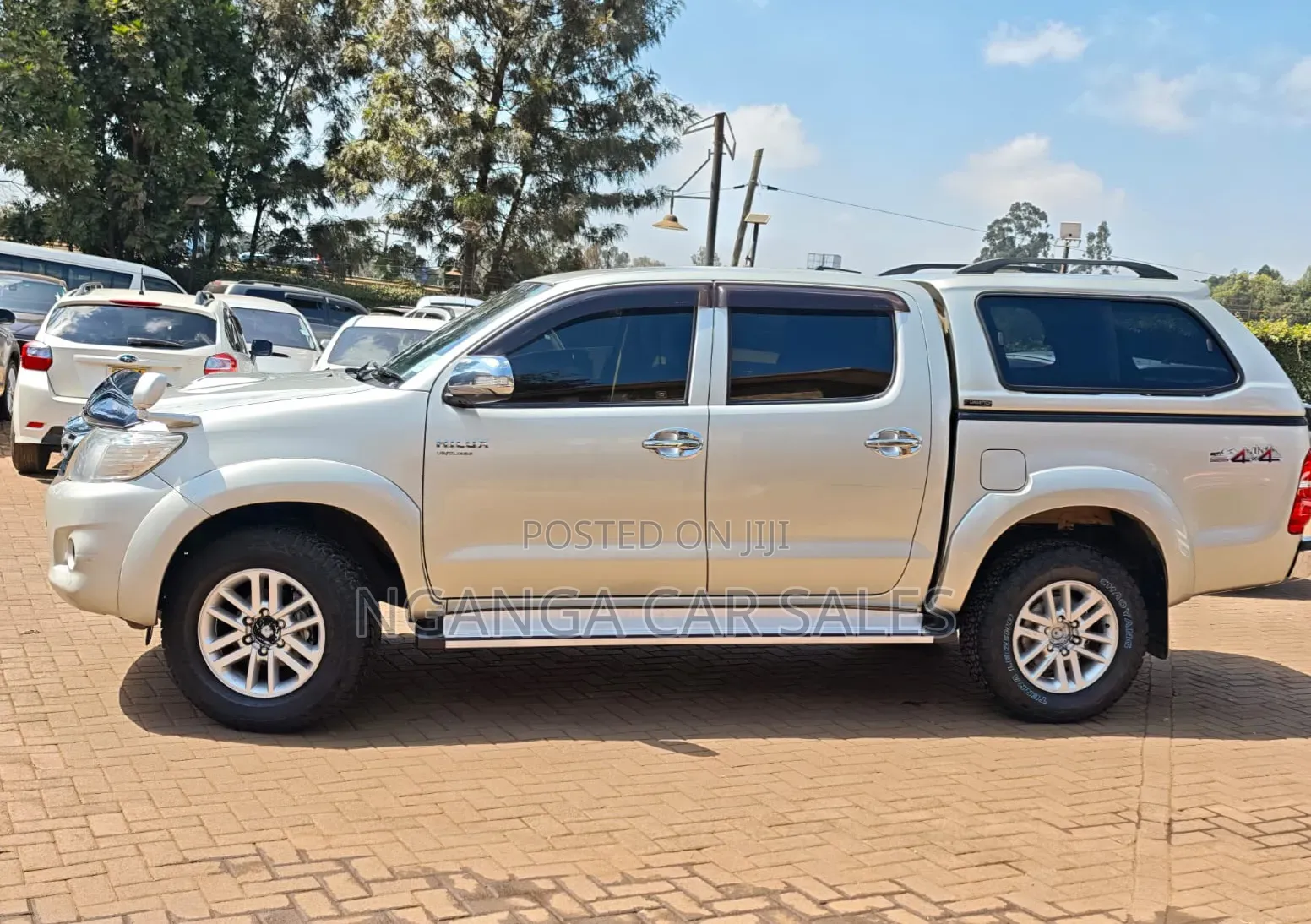 Toyota Hilux 2015 Gray
