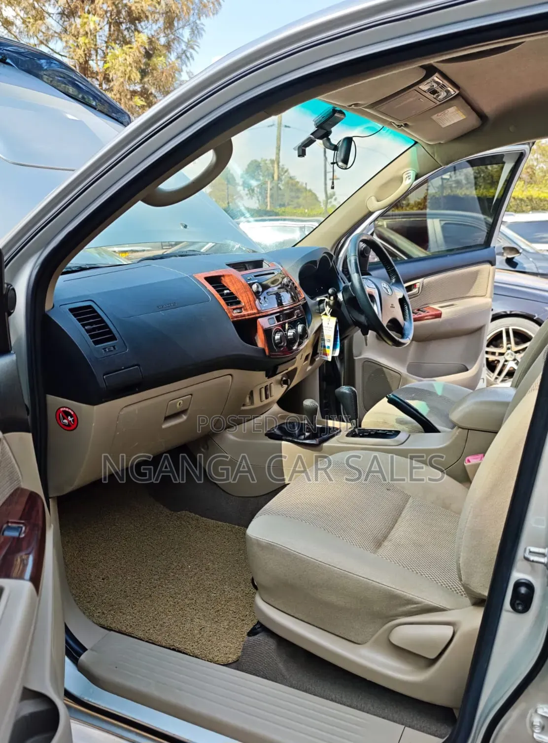 Toyota Hilux 2015 Gray
