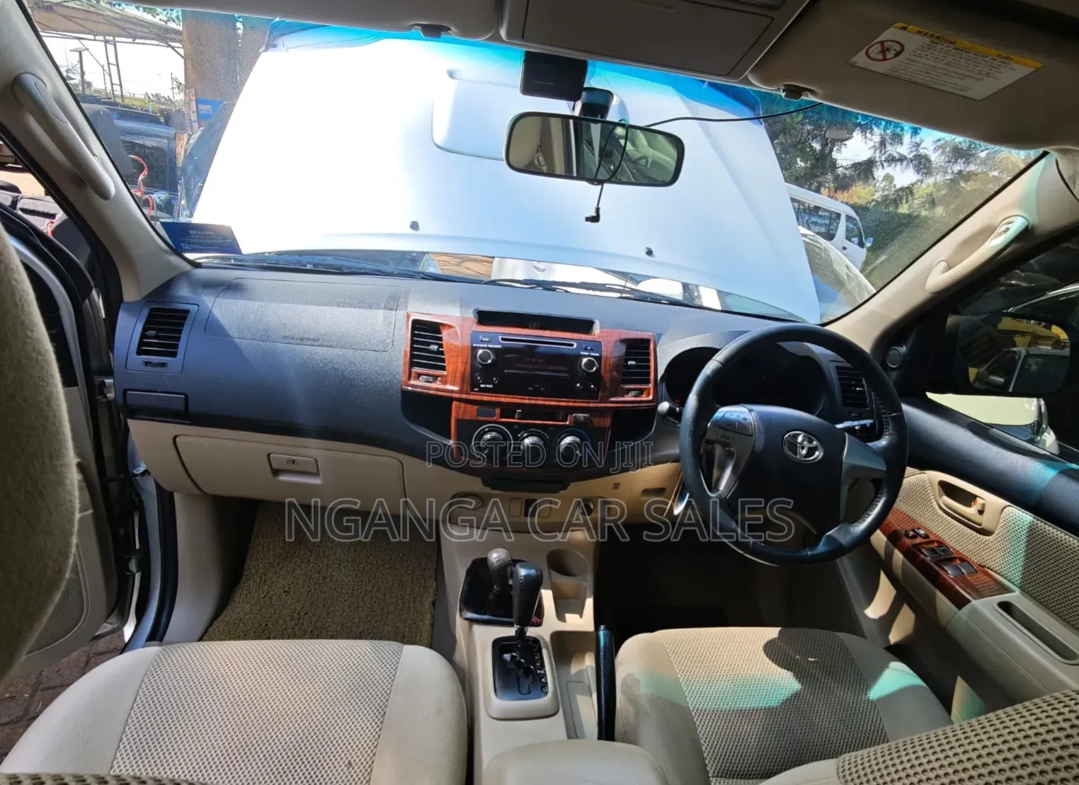 Toyota Hilux 2015 Gray
