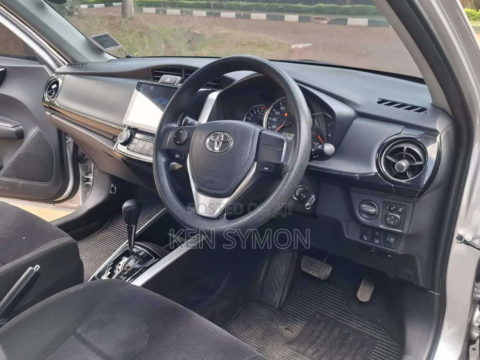Toyota Corolla Fielder 2019 Silver
