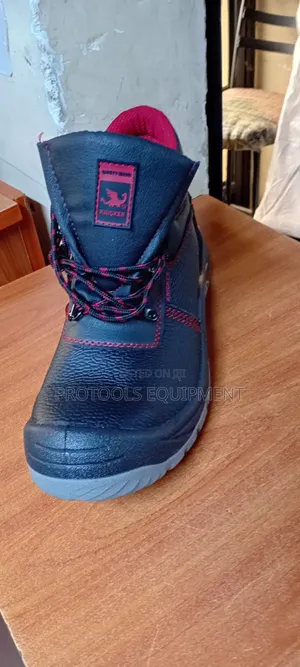 Knicker Safetyboot Size 43