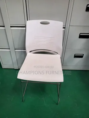 Nexus Stackable Visitors Chair