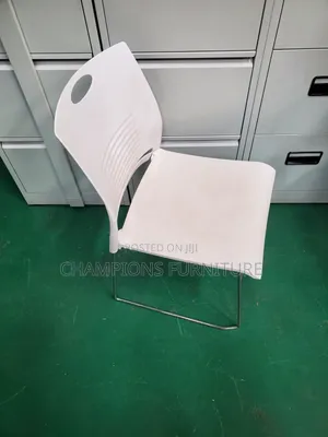 Nexus Stackable Visitors Chair