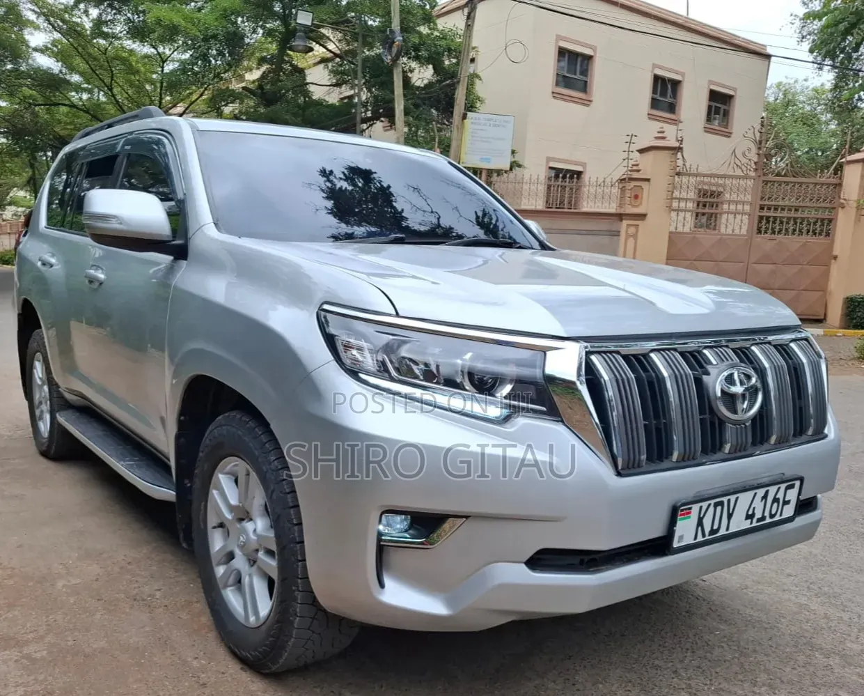 Toyota Land Cruiser Prado 2010 Silver