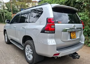 Toyota Land Cruiser Prado 2010 Silver