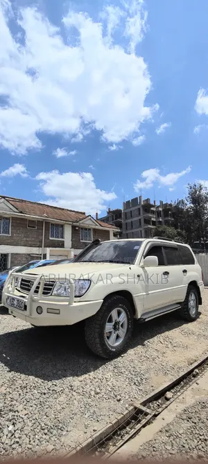 Toyota Land Cruiser 2003 White