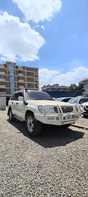 Toyota Land Cruiser 2003 White