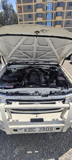 Toyota Land Cruiser 2003 White