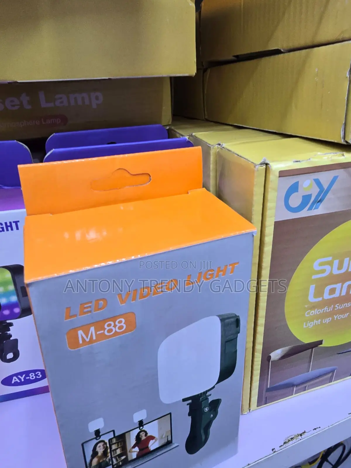 M-88 LED Selfie Light With Adjustable Brightness Clip