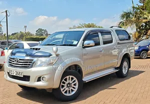 Toyota Hilux 2015 Beige