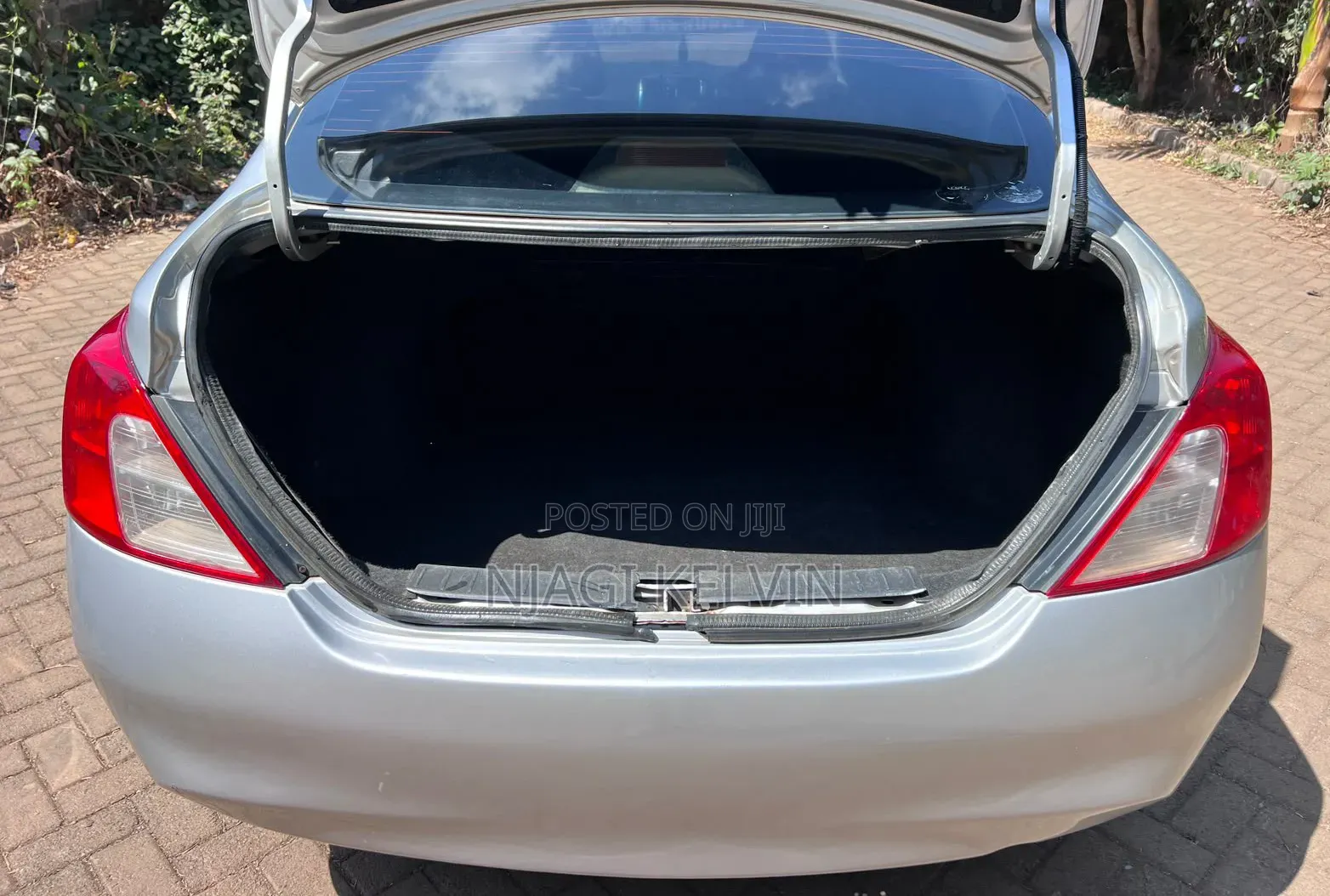 Nissan Latio 1.2 2013 Silver