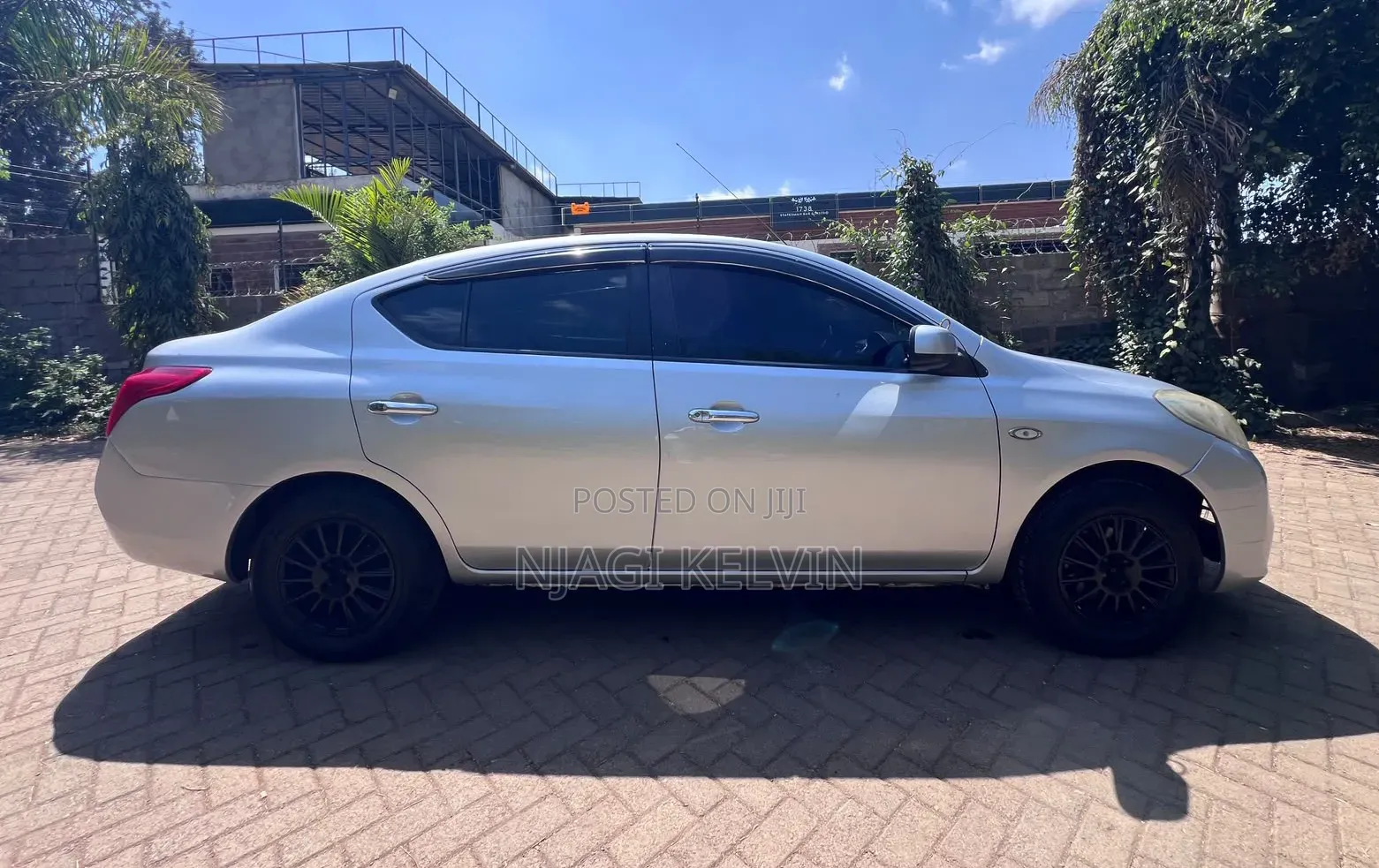 Nissan Latio 1.2 2013 Silver