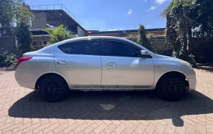Nissan Latio 1.2 2013 Silver