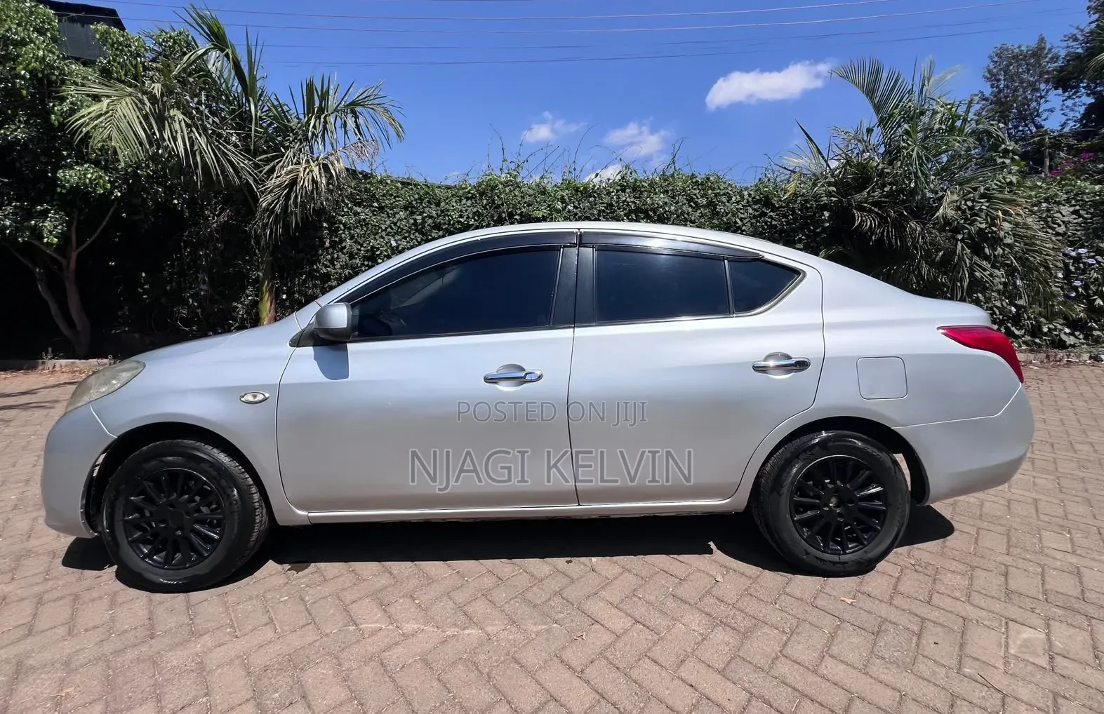 Nissan Latio 1.2 2013 Silver