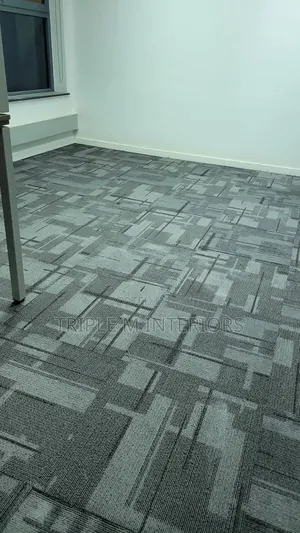 Slick Grey Office Carpet Tiles / Modern Workspace Vibe
