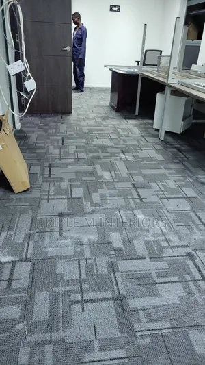 Slick Grey Office Carpet Tiles / Modern Workspace Vibe