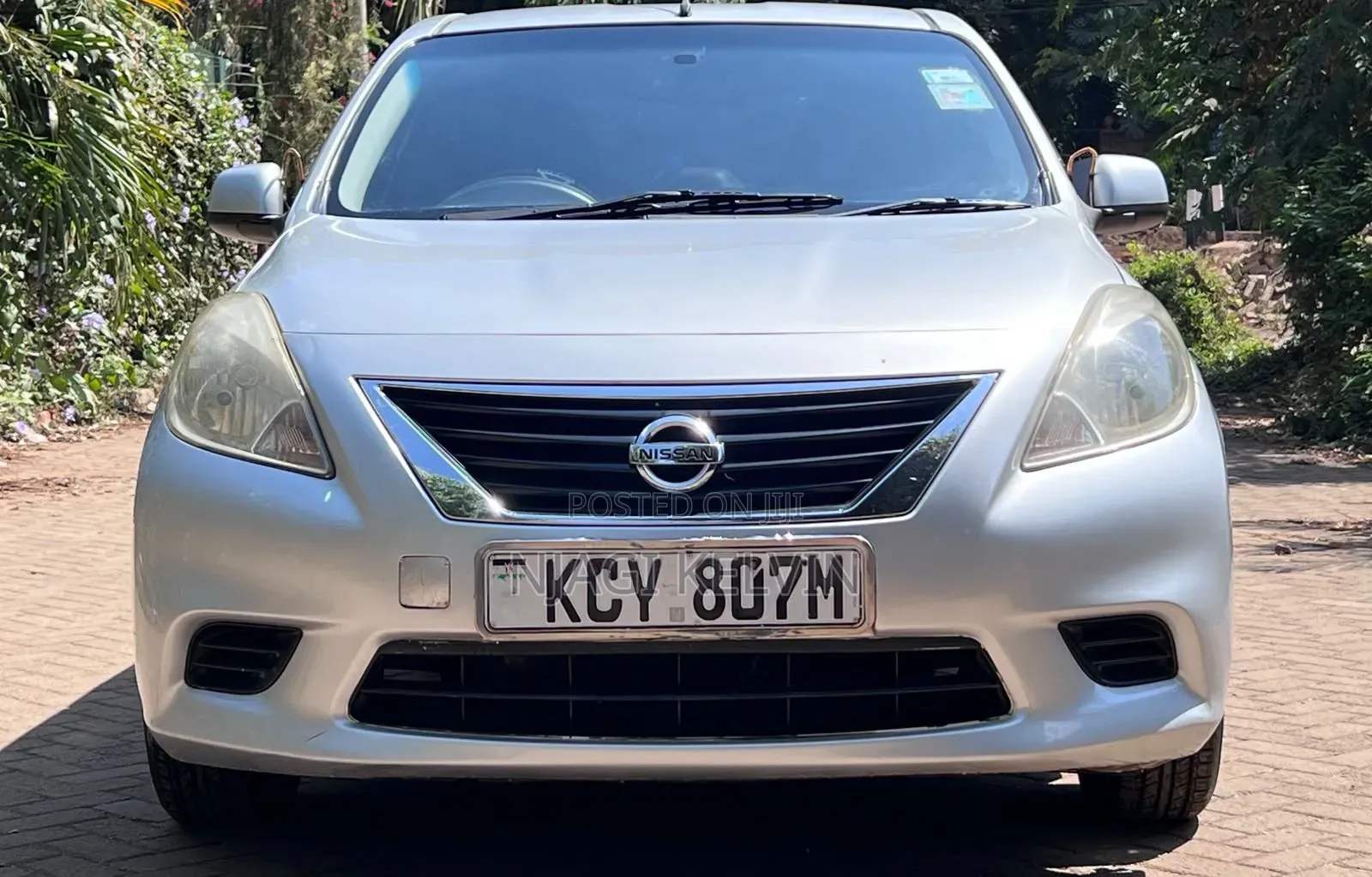 Nissan Latio 1.2 2013 Silver