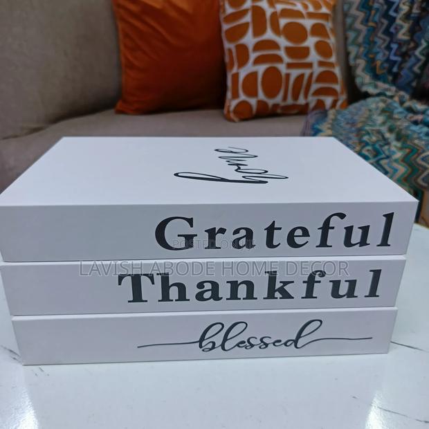 Grateful Decor Book Set – Elegant Decorative Books
