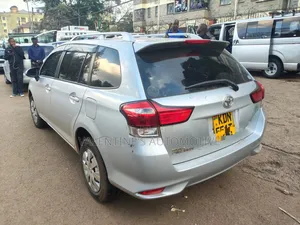 Toyota Corolla Fielder 2017 Silver