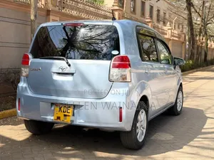Toyota Spade 2014 Silver