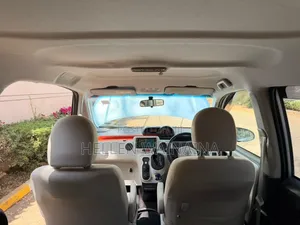 Toyota Spade 2014 Silver