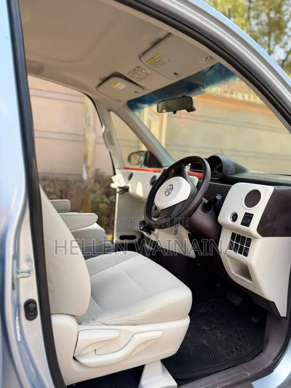 Toyota Spade 2014 Silver