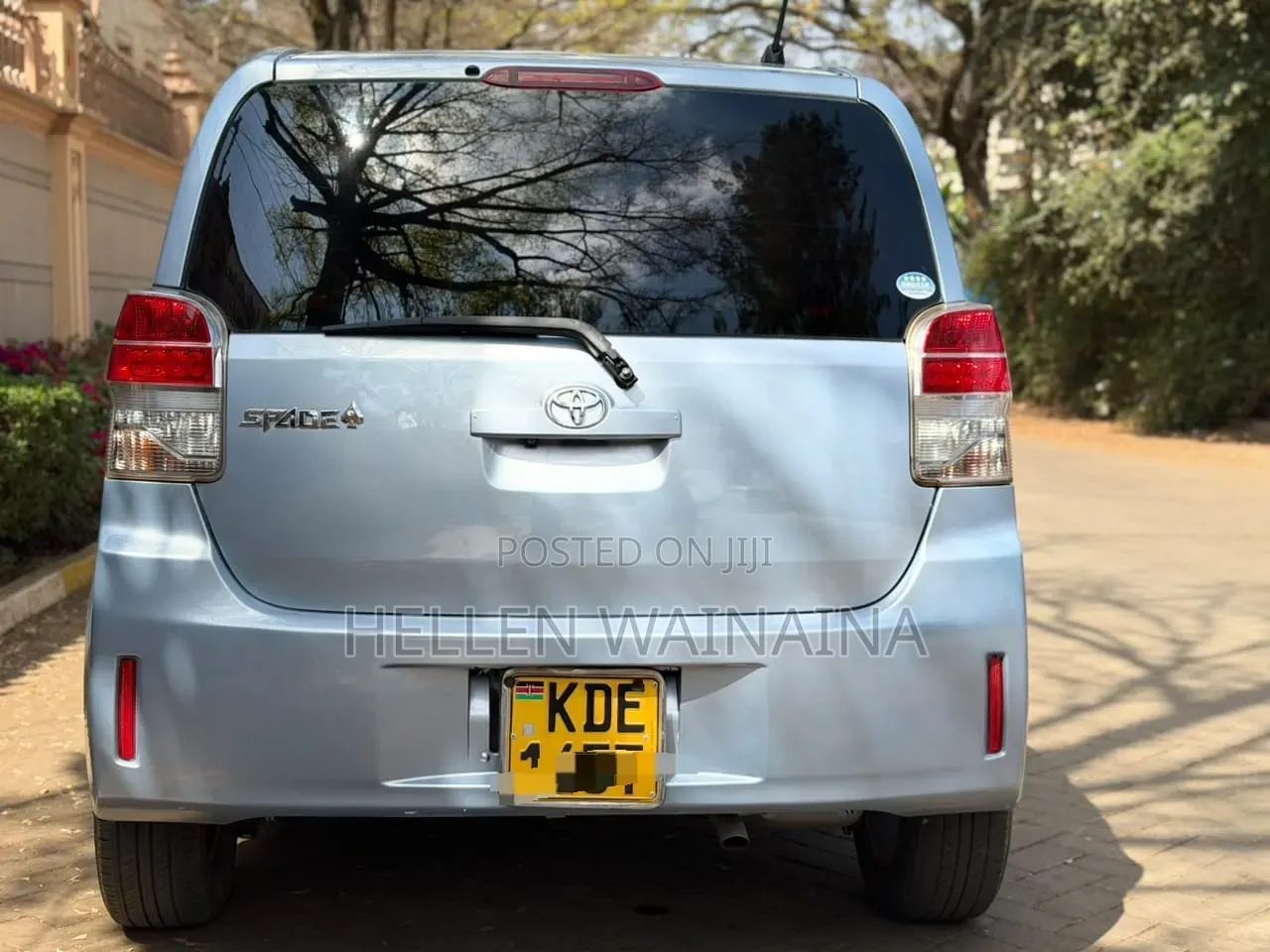 Toyota Spade 2014 Silver