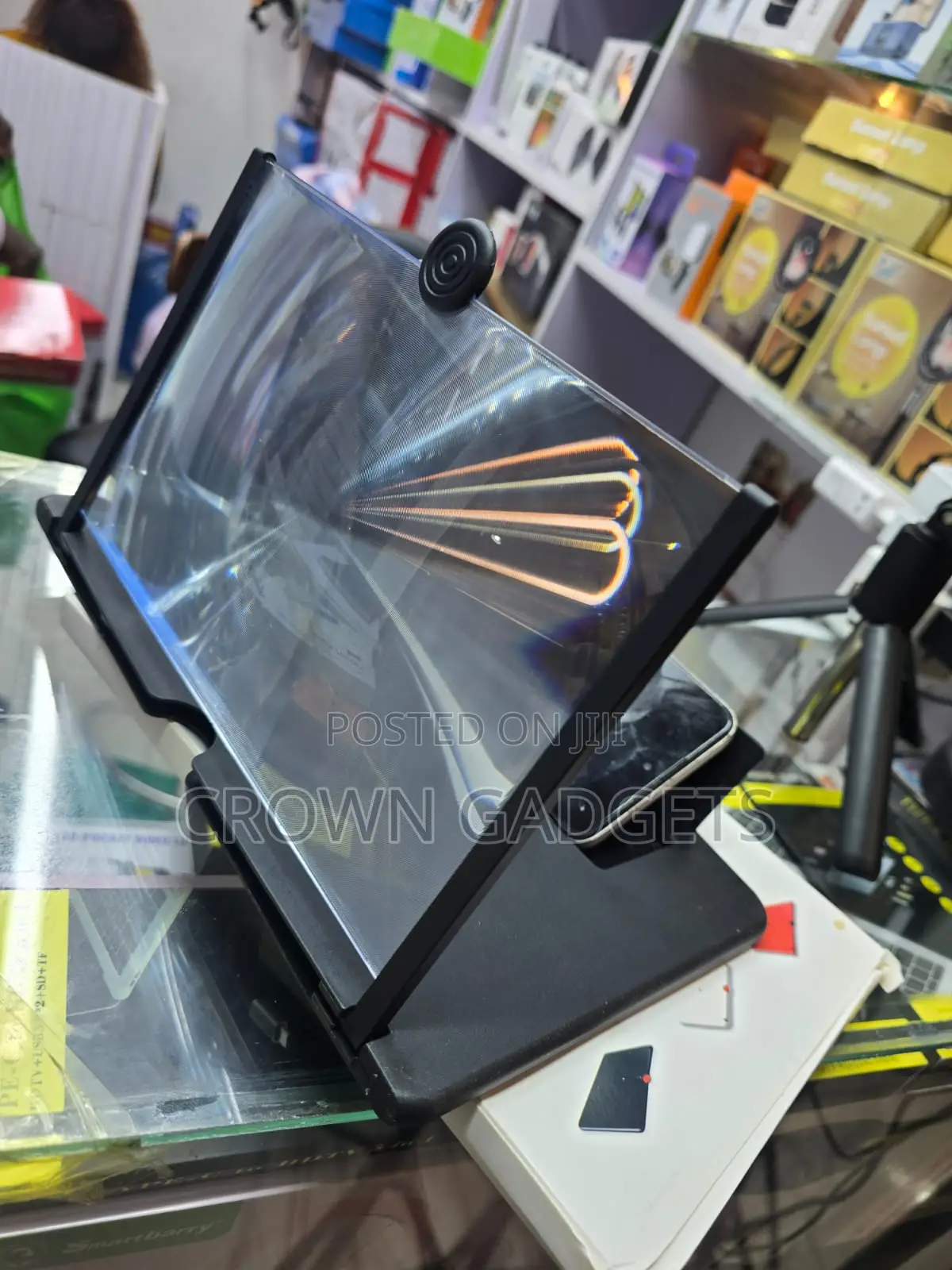 Universal Phone Screen Amplifier With Large Fresnel Lens
