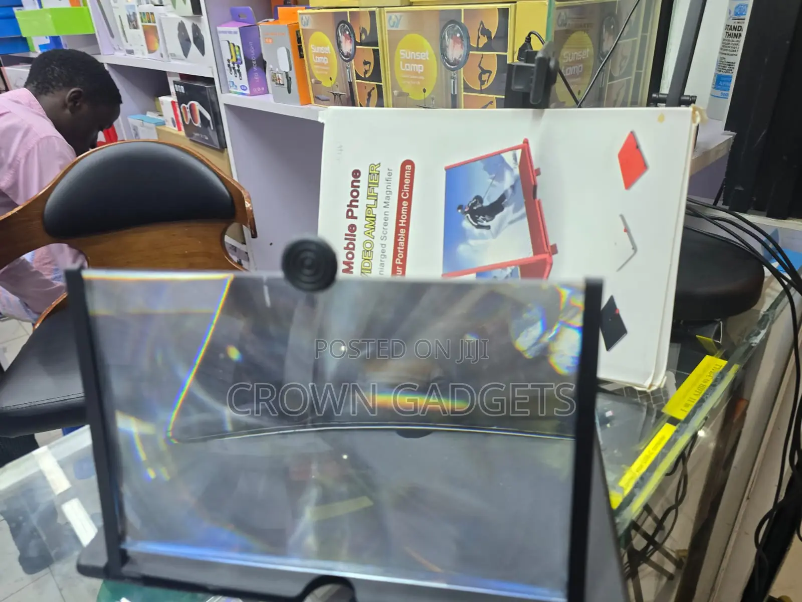 Universal Phone Screen Amplifier With Large Fresnel Lens