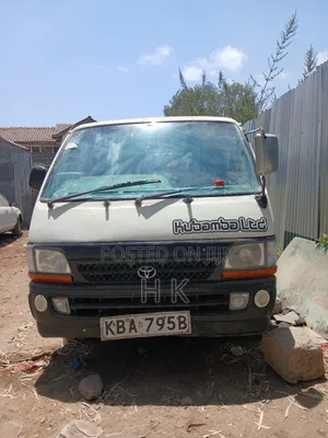 Toyota HiAce 2000 White
