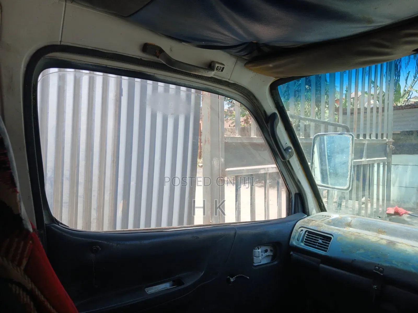 Toyota HiAce 2000 White