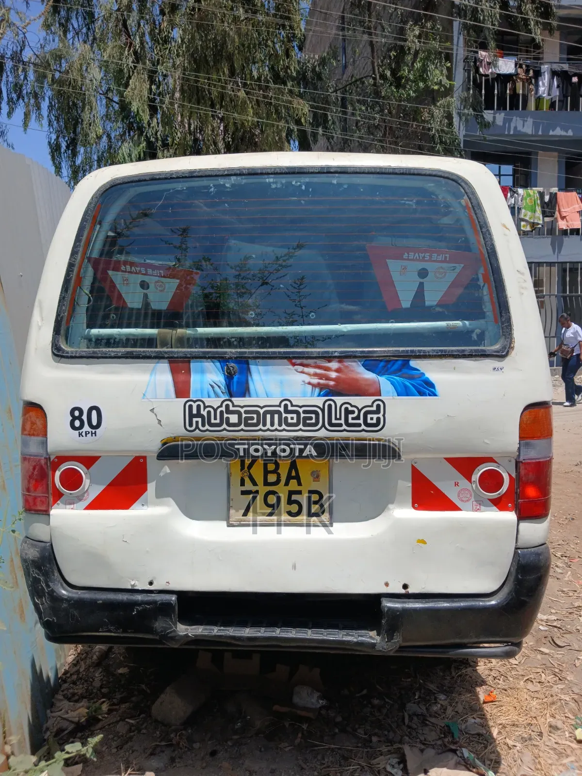 Toyota HiAce 2000 White