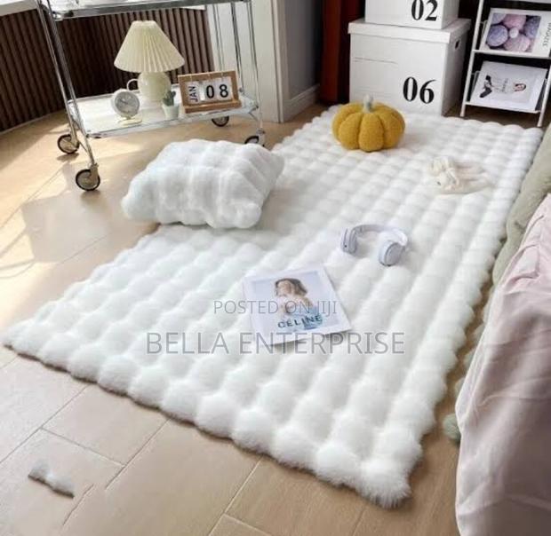 Burbbles Textured Bedside matSoft Rabbit Fur finishNon Grip60×180