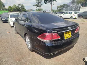 Toyota Crown 2013 Black