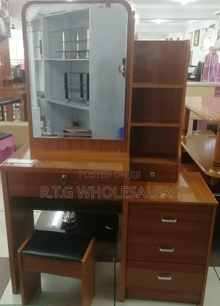 Brown Dressing Table With Sliding Mirror at 12000