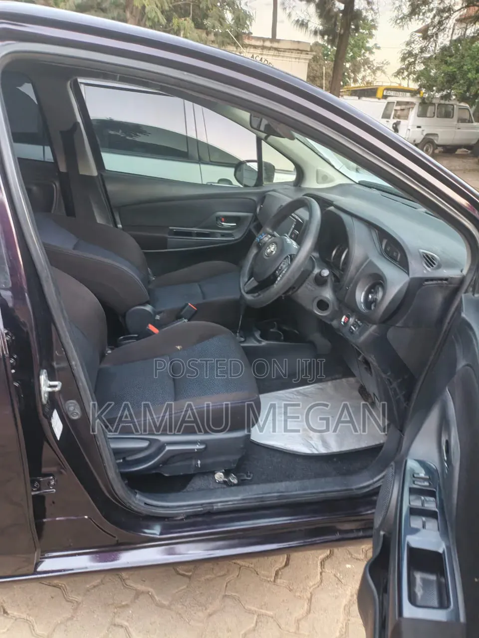 Toyota Vitz 2016 Burgundy
