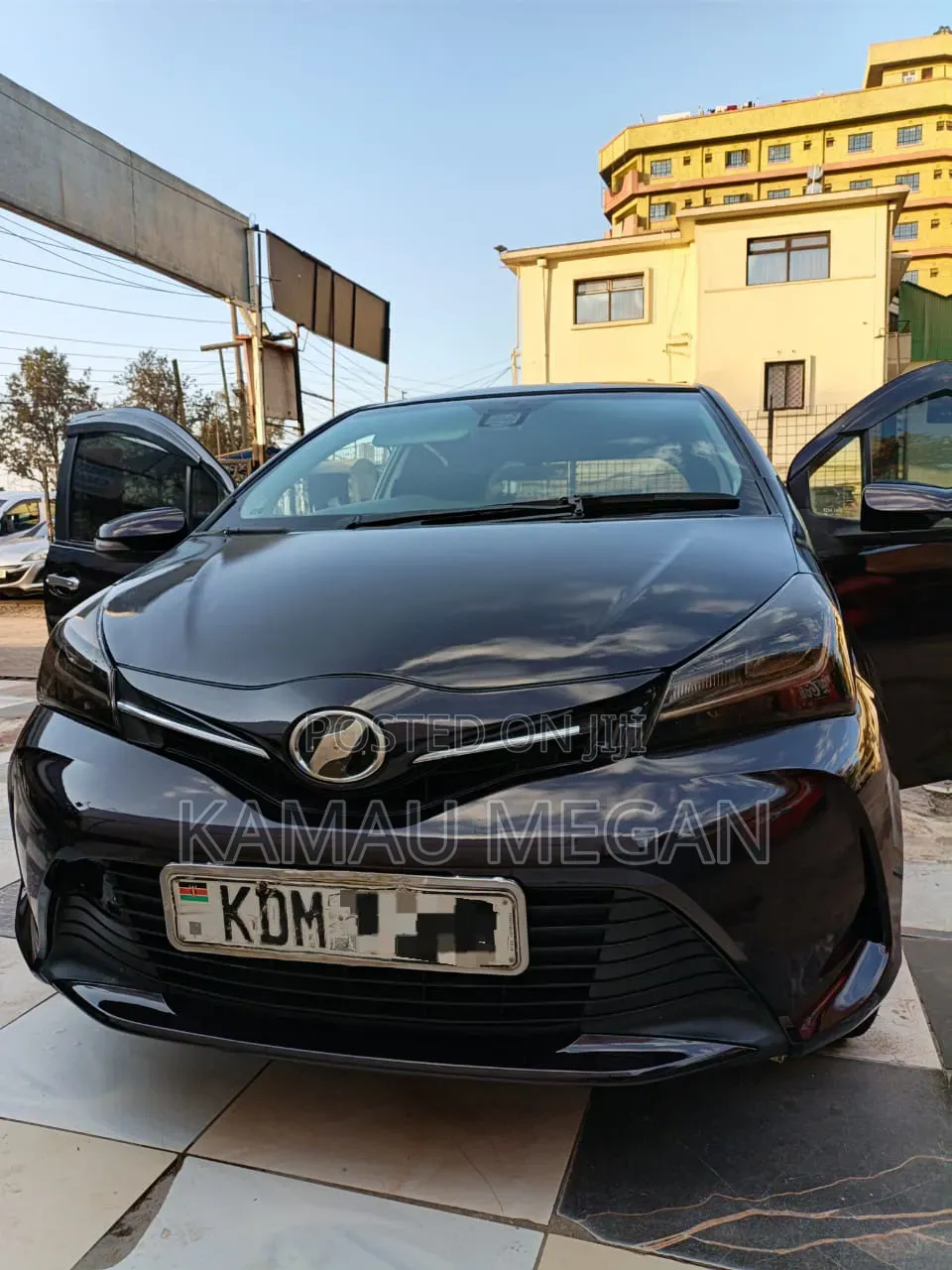 Toyota Vitz 2016 Burgundy