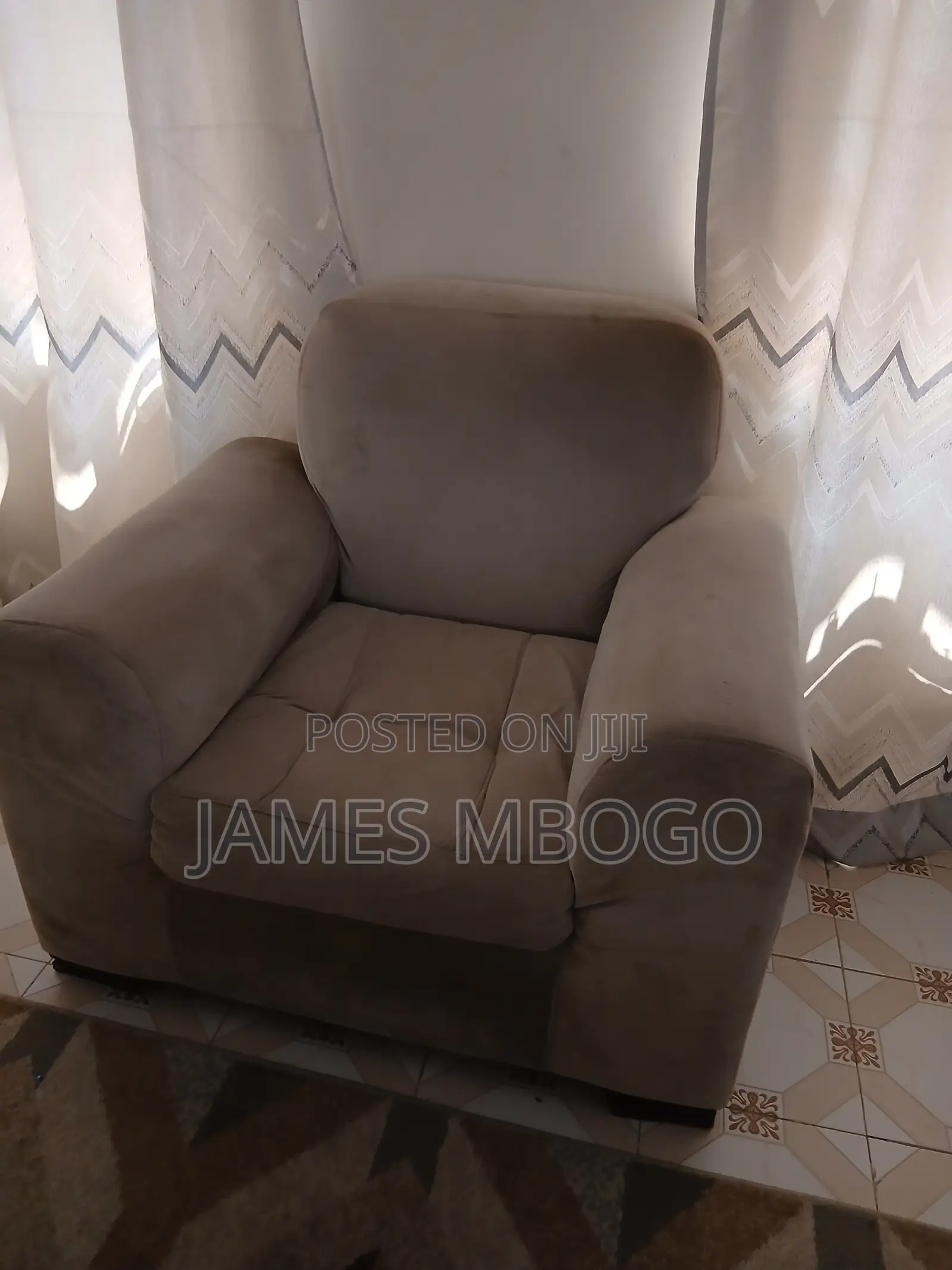 Living Room Seats