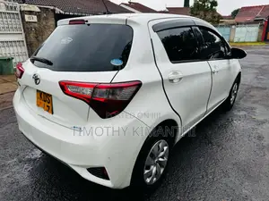 Toyota Vitz 1.3 FWD 5dr 2017 Pearl