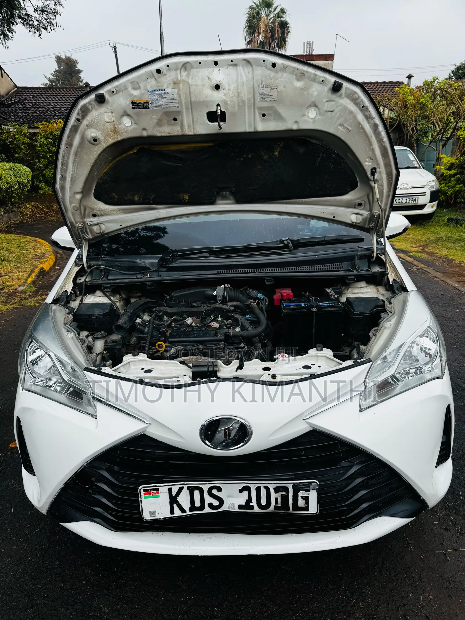 Toyota Vitz 1.3 FWD 5dr 2017 Pearl