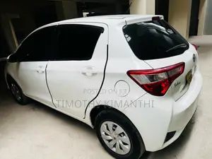 Toyota Vitz 1.3 AWD 5dr 2017 White