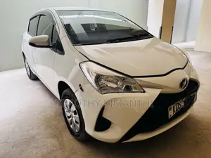 Toyota Vitz 1.3 AWD 5dr 2017 White